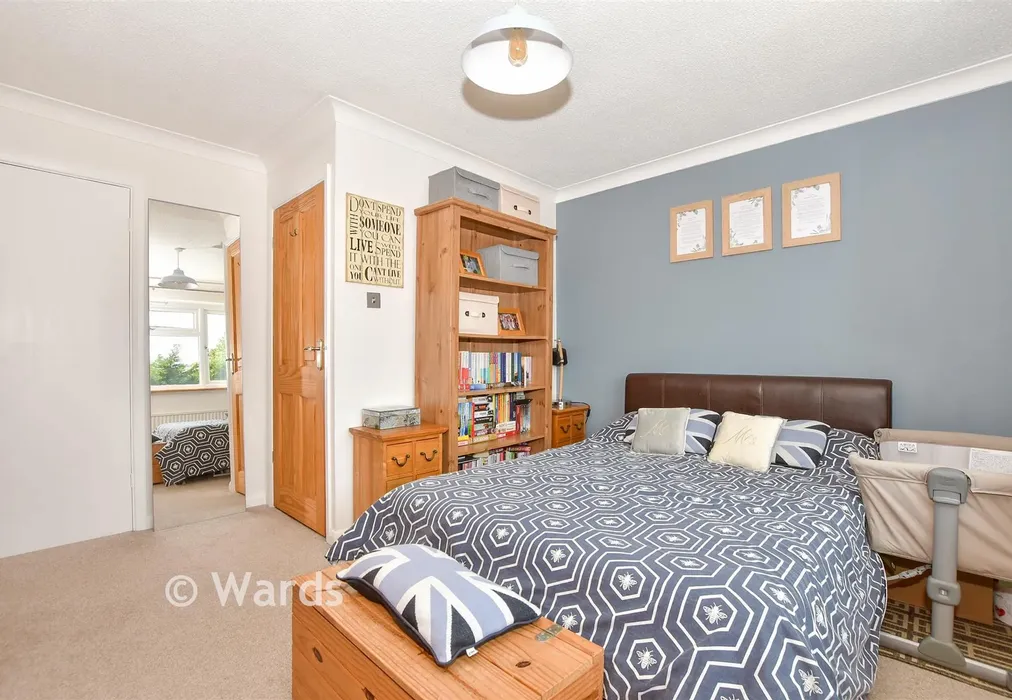 Bedroom 1 - Hanbury Close, Wateringbury, Maidstone, Kent - Wards of Kent