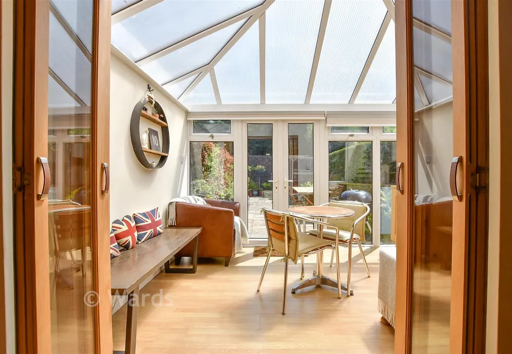 Internal Lifestyle Photograph - Hanbury Close, Wateringbury, Maidstone, Kent - Wards of Kent