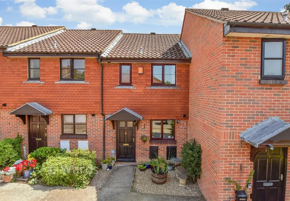 Front (Web) - Hanbury Close, Wateringbury, Maidstone, Kent - Wards of Kent