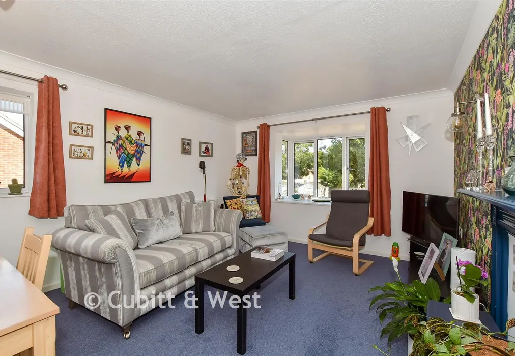 Lounge/Dining Room - Sea Lane, Rustington, West Sussex - Wards of Kent