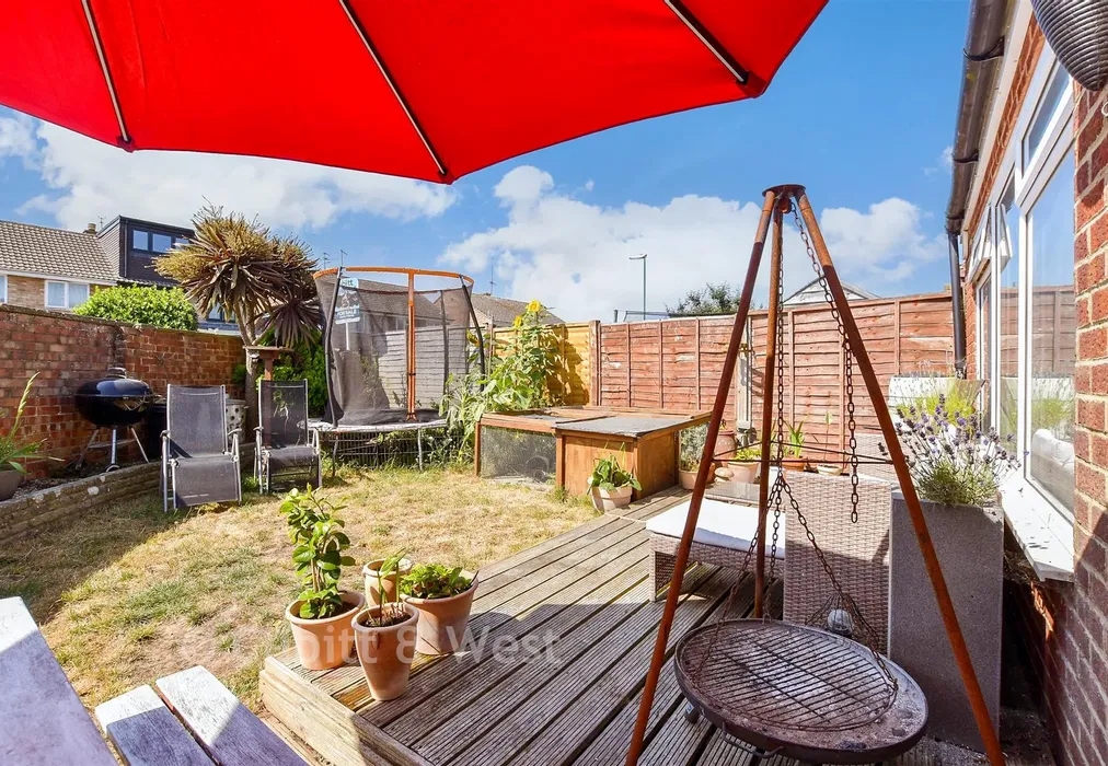 Rear Garden - Kirdford Close, Rustington, West Sussex - Wards of Kent