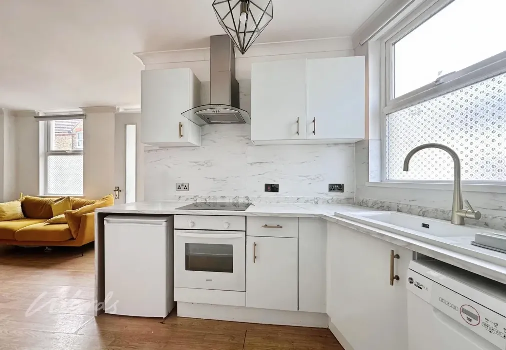 Belmont kitchen a... - Belmont Road Ramsgate CT11 - Wards of Kent