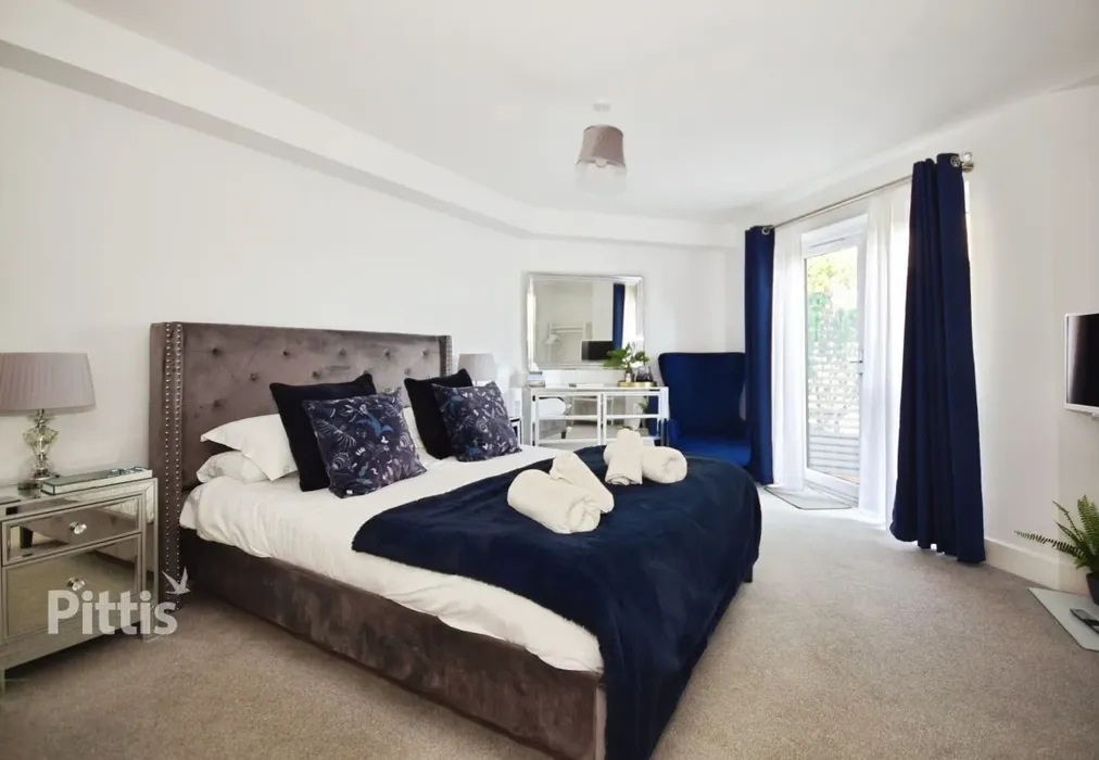  - Chine Avenue Shanklin PO37 - Wards of Kent