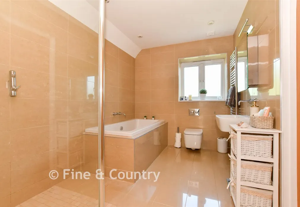 Jack And Jill Bathroom - Rushclose, Shanklin, Isle of Wight - Wards of Kent