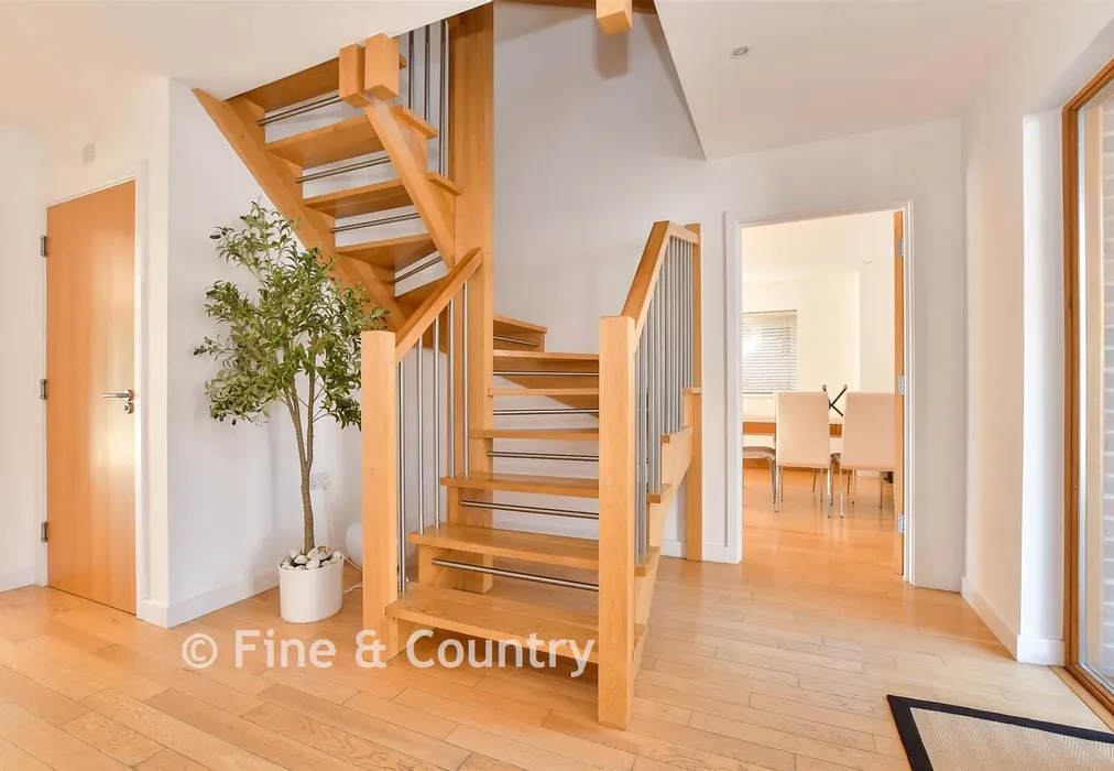 Internal Lifestyle Photograph - Rushclose, Shanklin, Isle of Wight - Wards of Kent