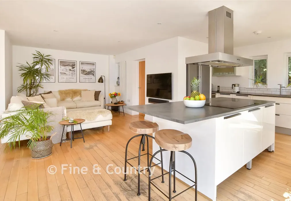 Kitchen - Rushclose, Shanklin, Isle of Wight - Wards of Kent