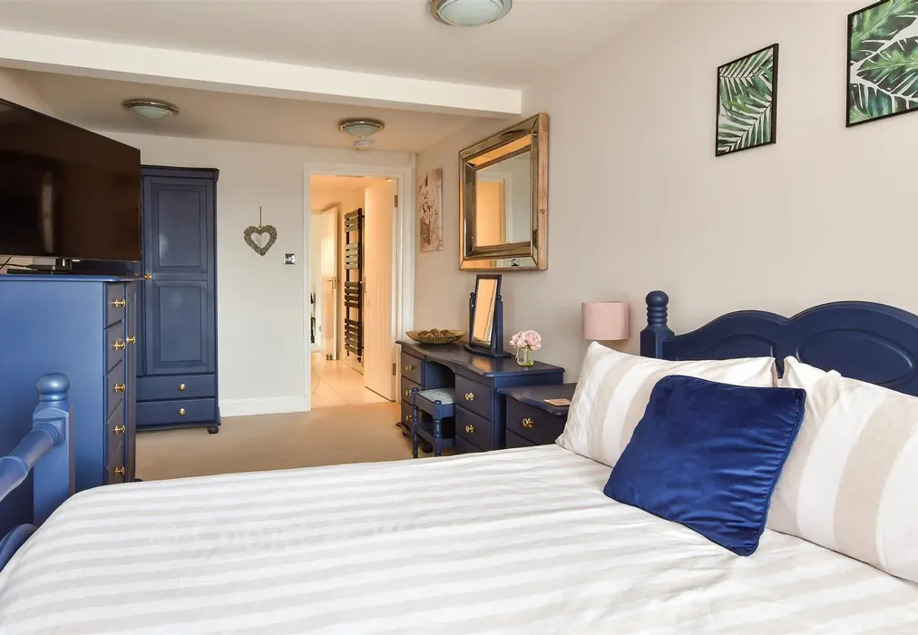 Bedroom 4 - Edith Avenue North, Peacehaven, East Sussex - Wards of Kent