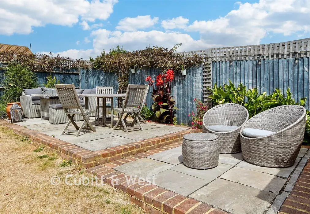 Rear Garden - Edith Avenue North, Peacehaven, East Sussex - Wards of Kent