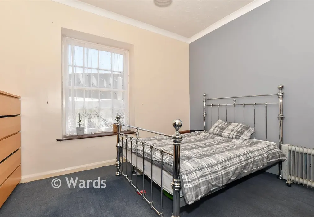 Lounge - West Street, Queenborough, Kent - Wards of Kent