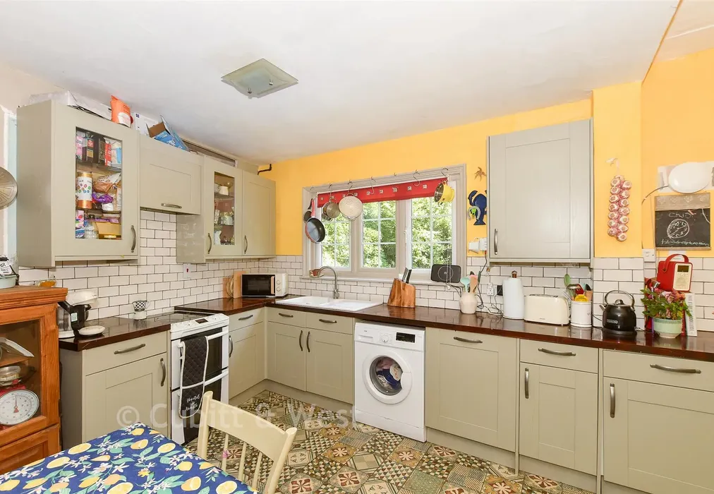 Kitchen/Dining Room - Cuckfield Lane, Warninglid, West Sussex - Wards of Kent