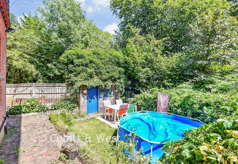Rear Garden - Cuckfield Lane, Warninglid, West Sussex - Wards of Kent