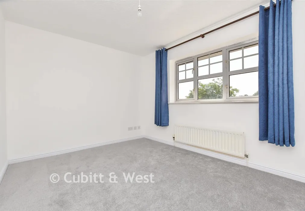 Bedroom 1 - Bakers Gardens, Carshalton, Surrey - Wards of Kent