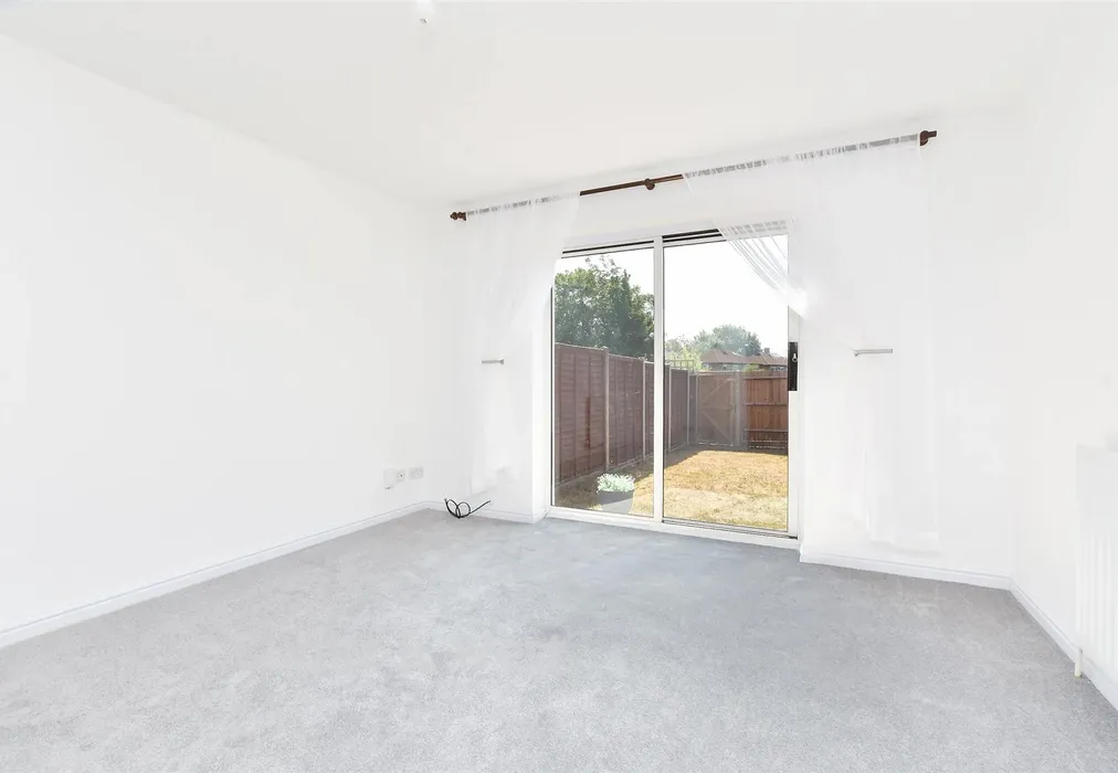 Lounge - Bakers Gardens, Carshalton, Surrey - Wards of Kent