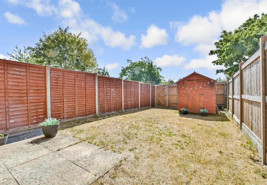 Rear Garden - Bakers Gardens, Carshalton, Surrey - Wards of Kent