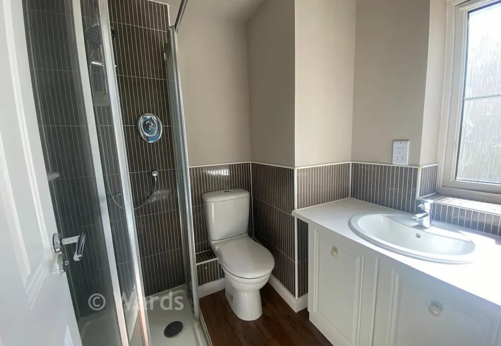 En-Suite Shower Room - Greystones, Willesborough, Ashford, Kent - Wards of Kent