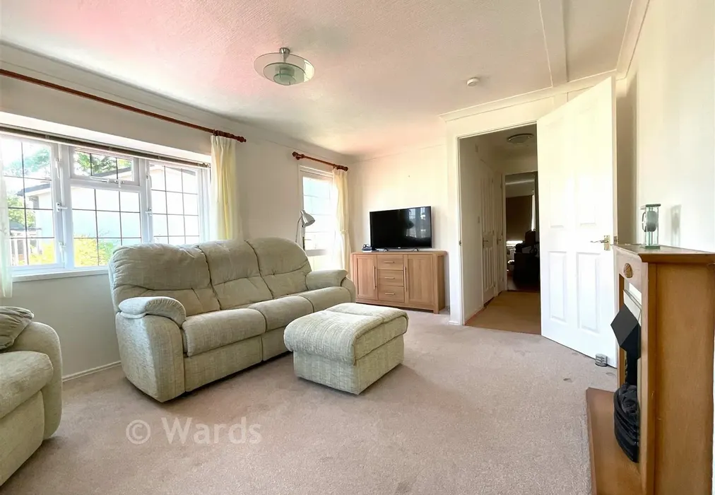 Lounge - London Road, West Kingsdown, Sevenoaks, Kent - Wards of Kent