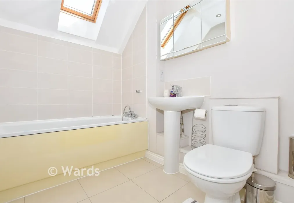 Bathroom - Teddington Drive, West Malling, Kent - Wards of Kent