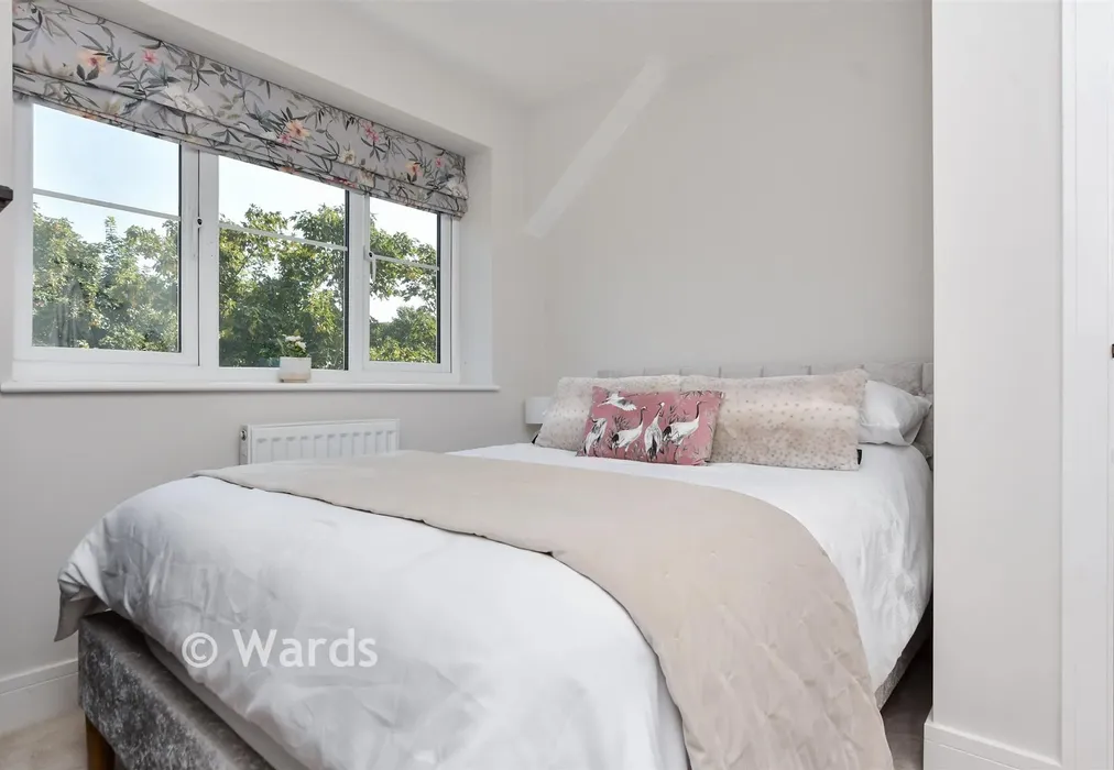 Bedroom 4 - Rosemary Gardens, Broadstairs, Kent - Wards of Kent