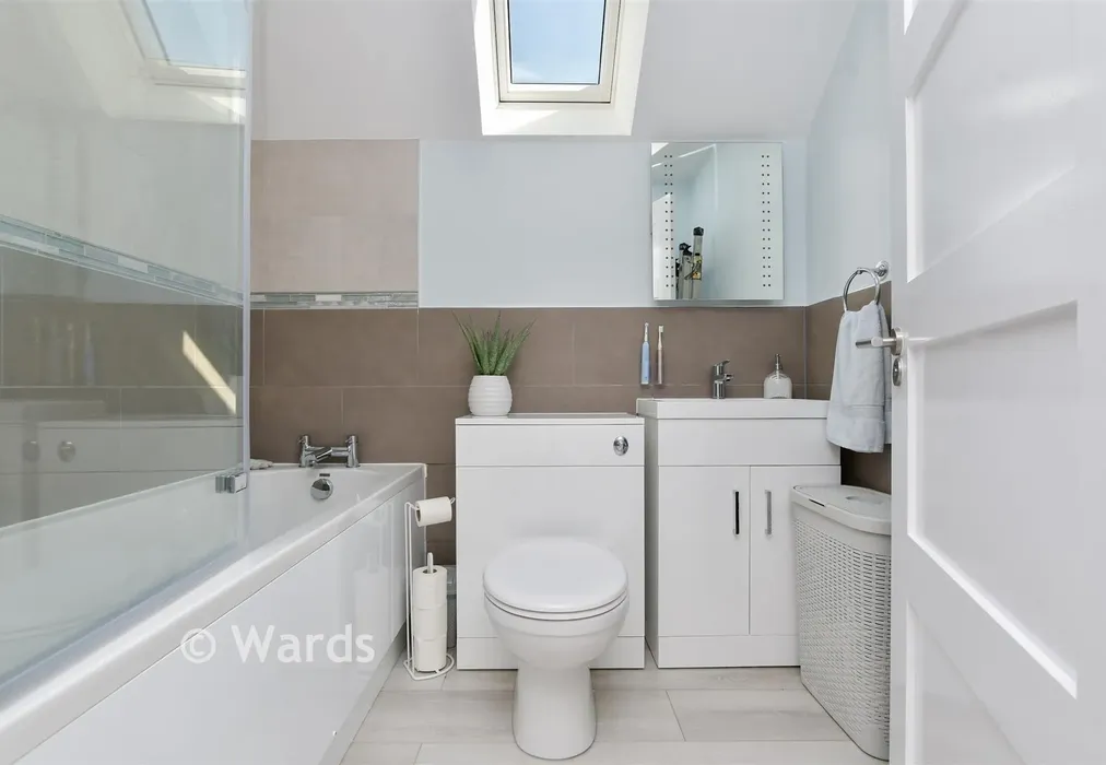 Bathroom - Rosemary Gardens, Broadstairs, Kent - Wards of Kent