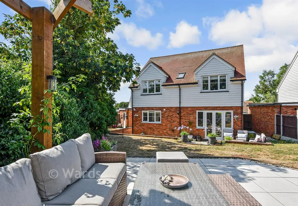External Lifestyle Photograph - Rosemary Gardens, Broadstairs, Kent - Wards of Kent