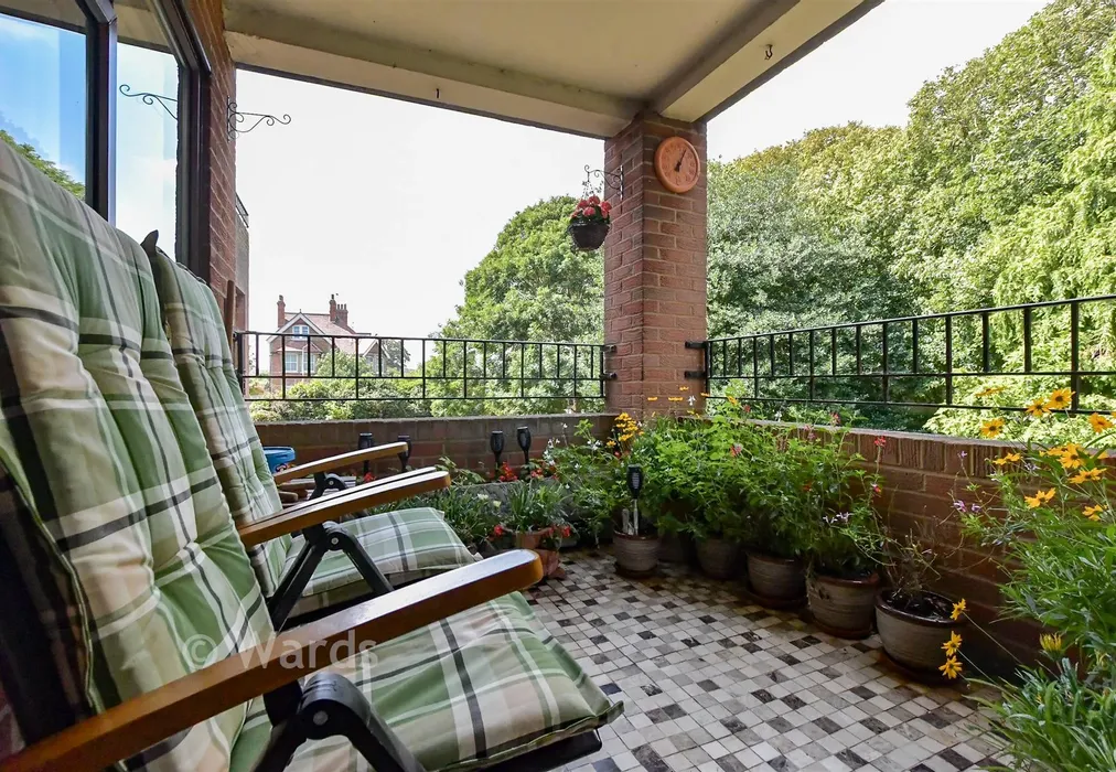 Balcony - Alpha Road, Birchington, Kent - Wards of Kent
