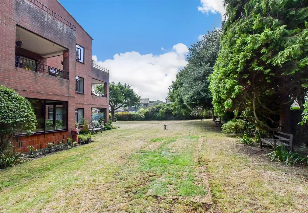 Communal Gardens - Alpha Road, Birchington, Kent - Wards of Kent