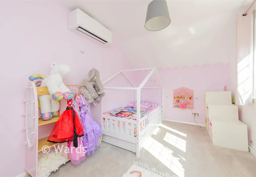Bedroom 3 - Whitepost Lane, Culverstone, Meopham, Kent - Wards of Kent