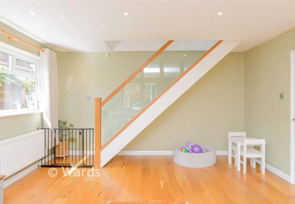 Internal Feature - Whitepost Lane, Culverstone, Meopham, Kent - Wards of Kent