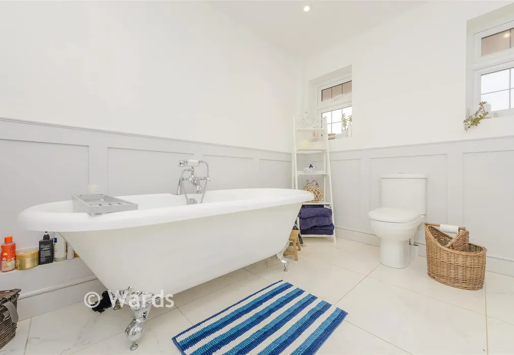 Bathroom - Whitepost Lane, Culverstone, Meopham, Kent - Wards of Kent