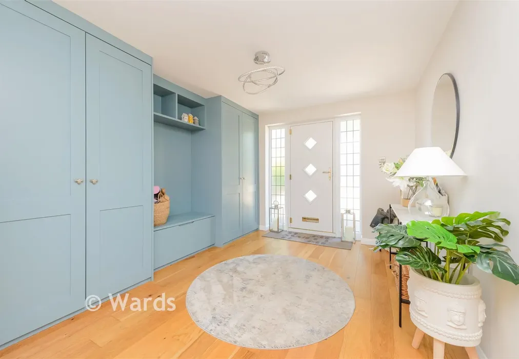 Entrance Hall - Whitepost Lane, Culverstone, Meopham, Kent - Wards of Kent