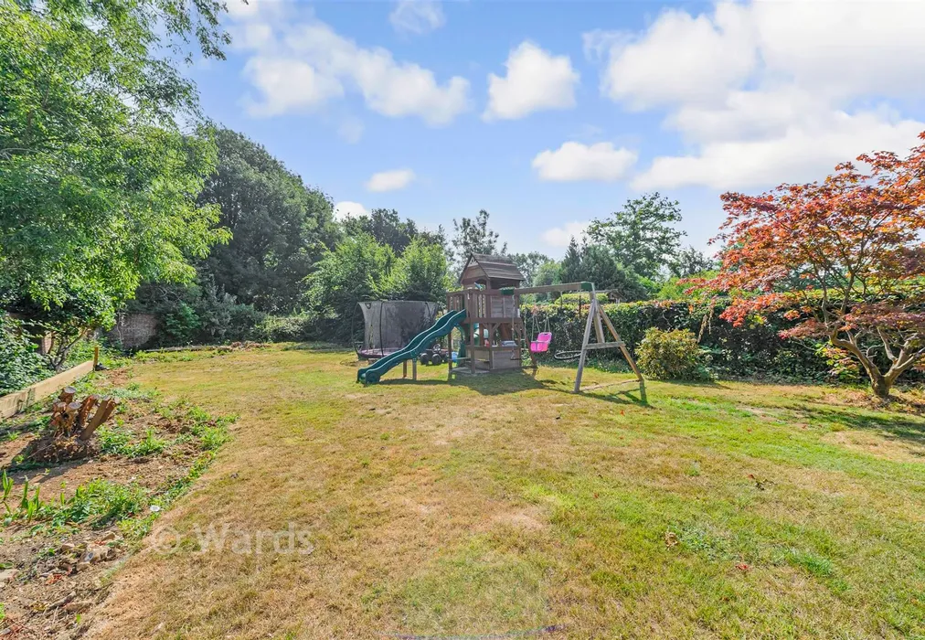 Rear Garden - Whitepost Lane, Culverstone, Meopham, Kent - Wards of Kent