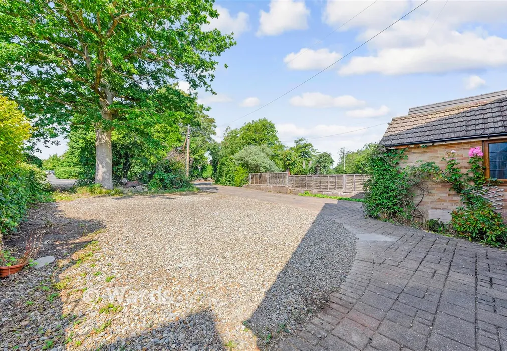 Driveway/Parking - Whitepost Lane, Culverstone, Meopham, Kent - Wards of Kent