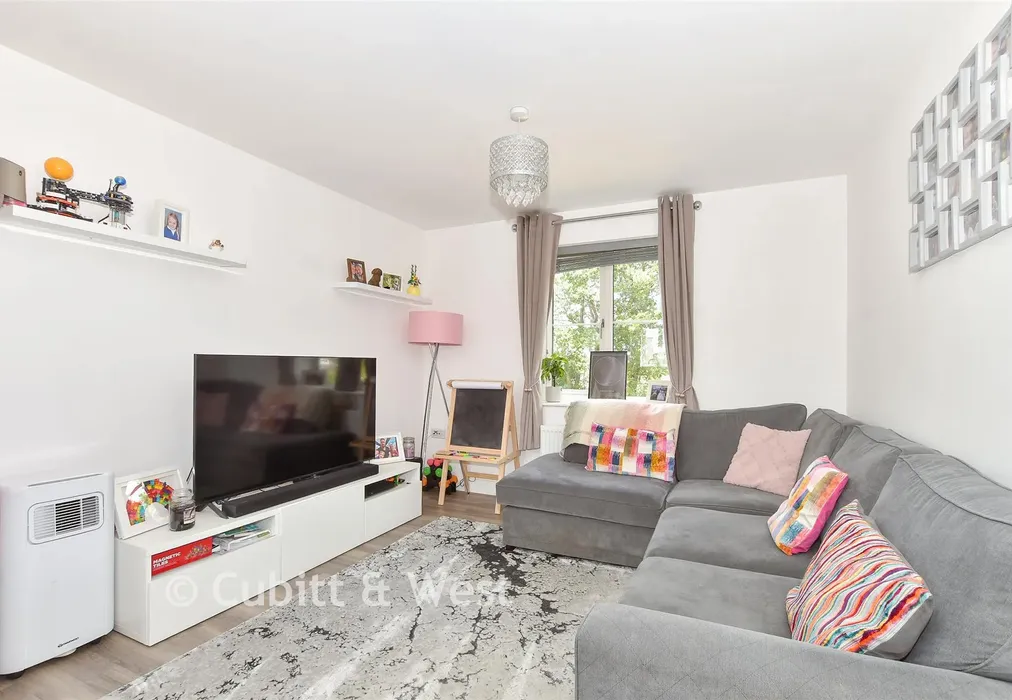 Kitchen/ Lounge/ Diner - Daffodil Crescent, Crawley, West Sussex - Wards of Kent