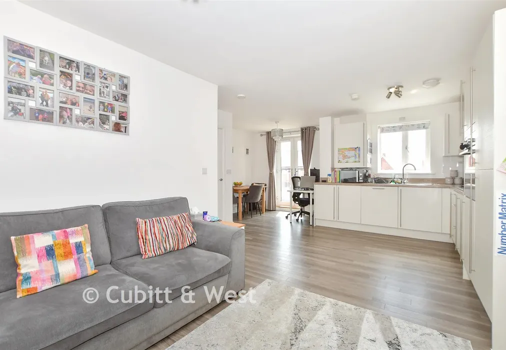 Kitchen/ Lounge/ Diner - Daffodil Crescent, Crawley, West Sussex - Wards of Kent
