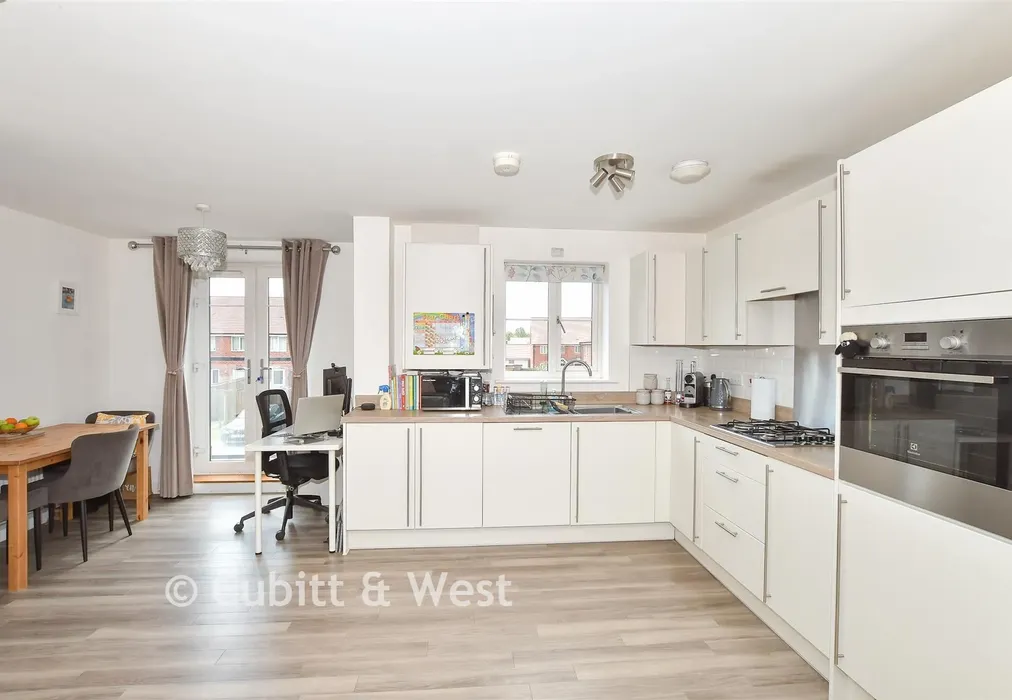 Kitchen/ Lounge/ Diner - Daffodil Crescent, Crawley, West Sussex - Wards of Kent