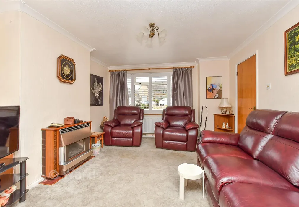 Lounge - The Beeches, Walderslade, Chatham, Kent - Wards of Kent