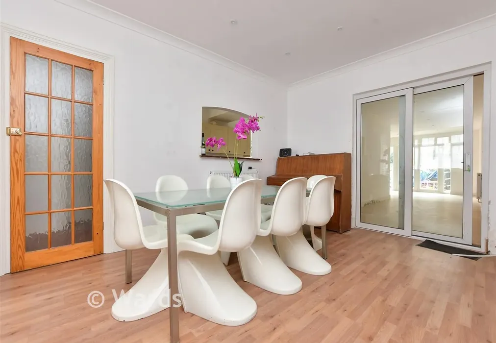 Dining Room - Queens Road, Broadstairs, Kent - Wards of Kent