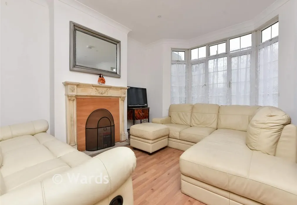 Lounge - Queens Road, Broadstairs, Kent - Wards of Kent