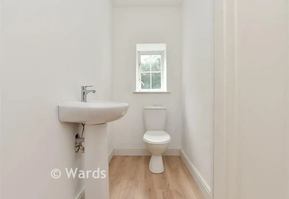 Cloakroom - Queens Road, Broadstairs, Kent - Wards of Kent
