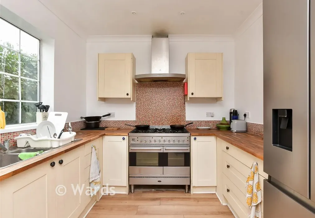 Kitchen - Queens Road, Broadstairs, Kent - Wards of Kent