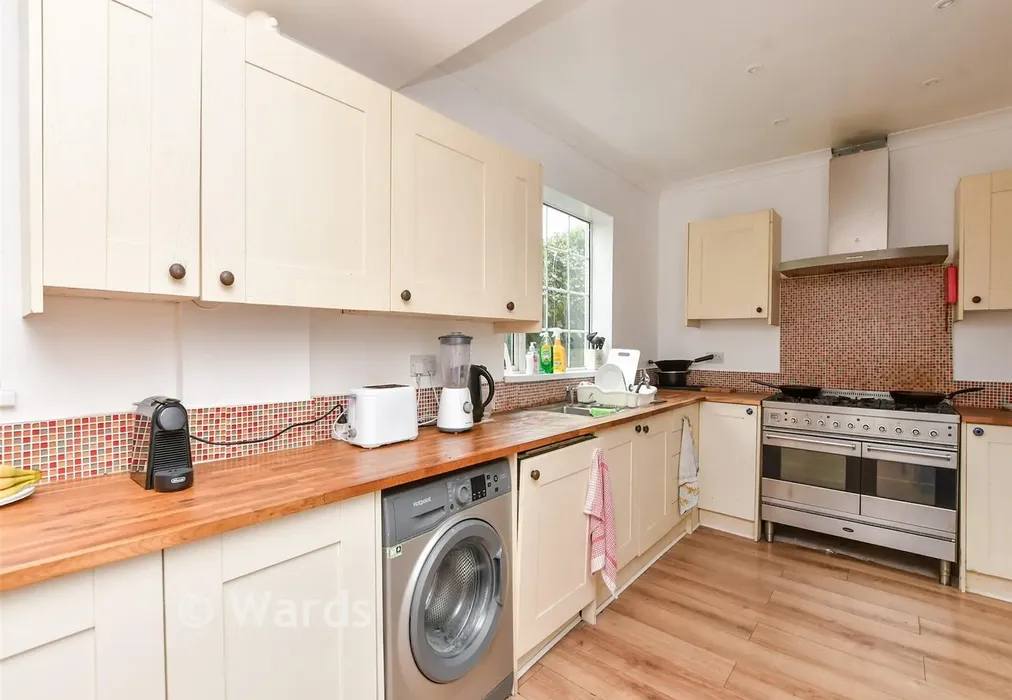 Kitchen - Queens Road, Broadstairs, Kent - Wards of Kent