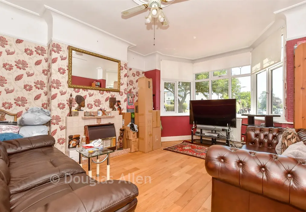 Lounge - Old Church Road, Chingford - Wards of Kent