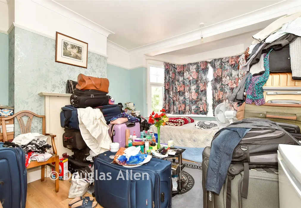 Bedroom 1 - Old Church Road, Chingford - Wards of Kent
