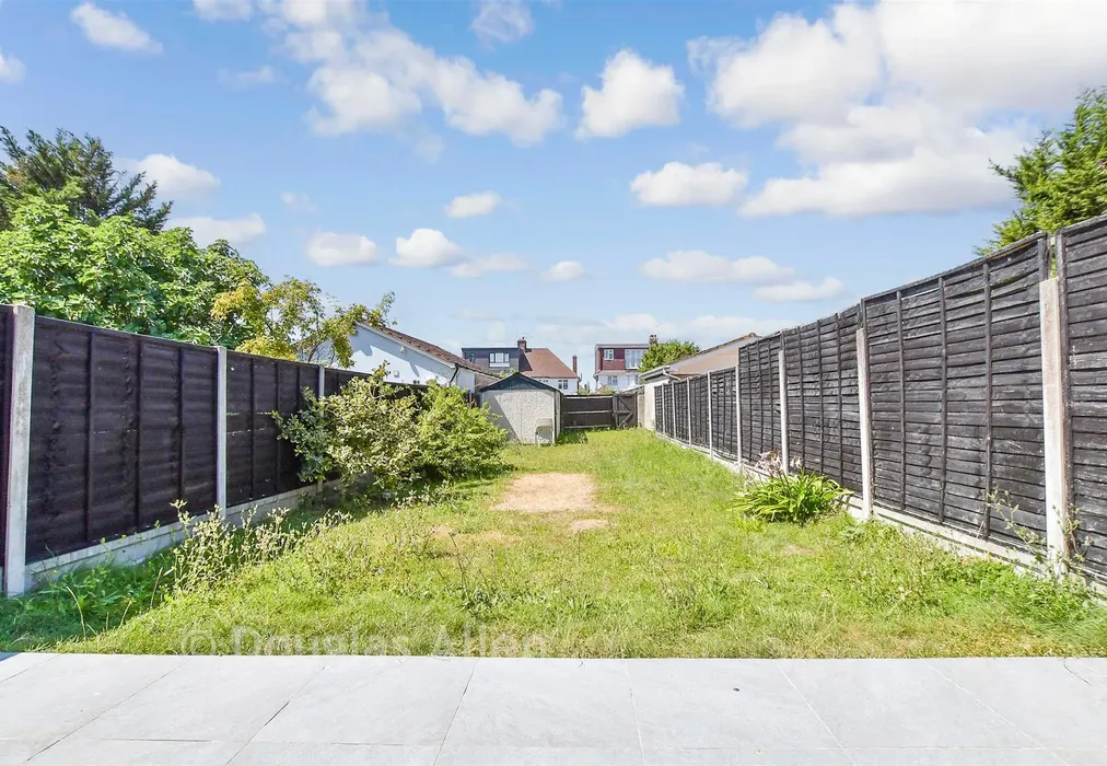Rear Garden - Old Church Road, Chingford - Wards of Kent