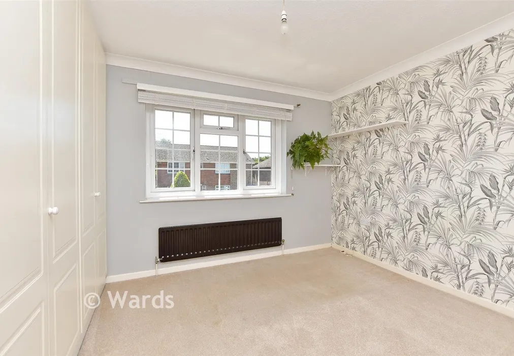 Bedroom 1 - Laxton Way, Faversham, Kent - Wards of Kent