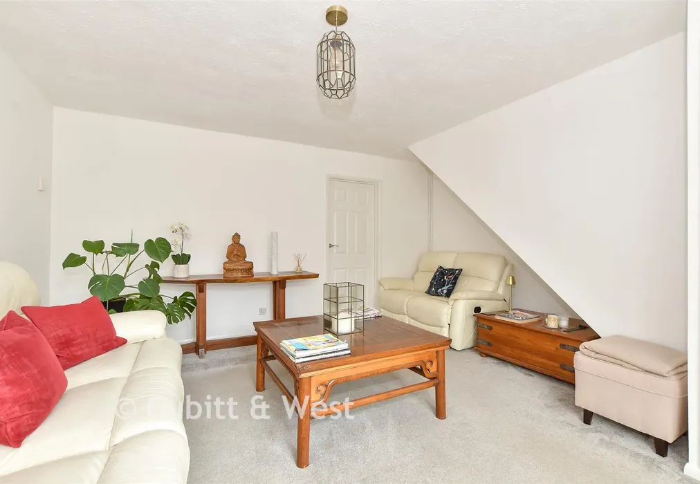 Lounge - The Fieldings, Southwater, West Sussex - Wards of Kent