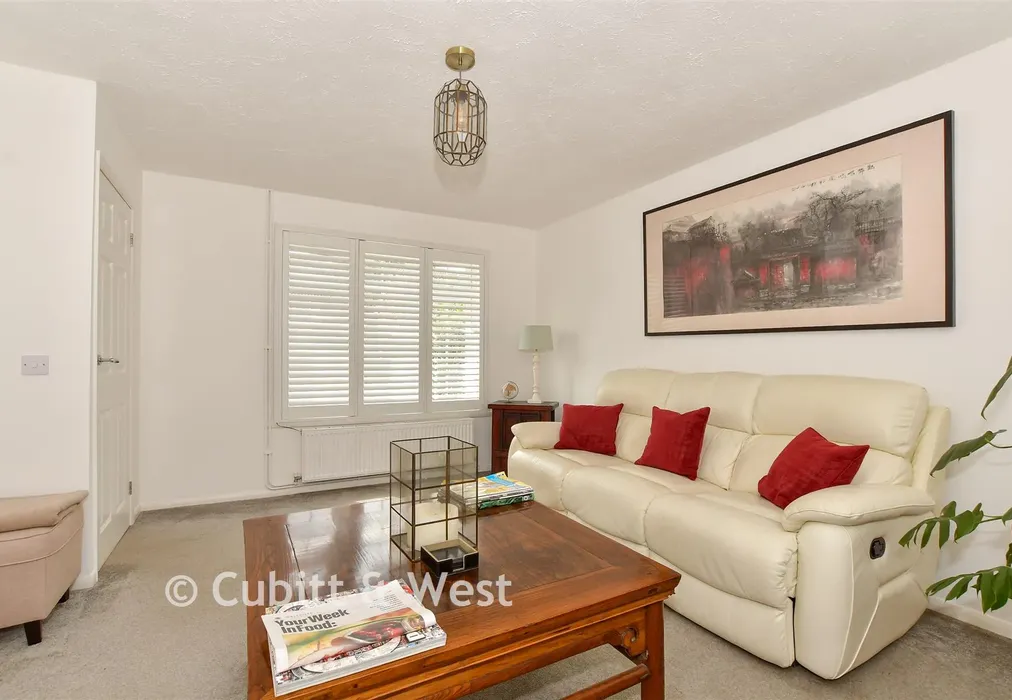 Lounge - The Fieldings, Southwater, West Sussex - Wards of Kent