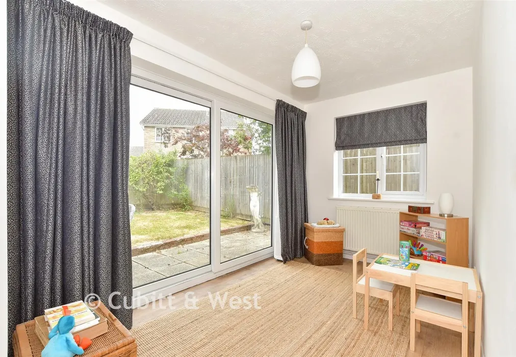 Garden Room - The Fieldings, Southwater, West Sussex - Wards of Kent