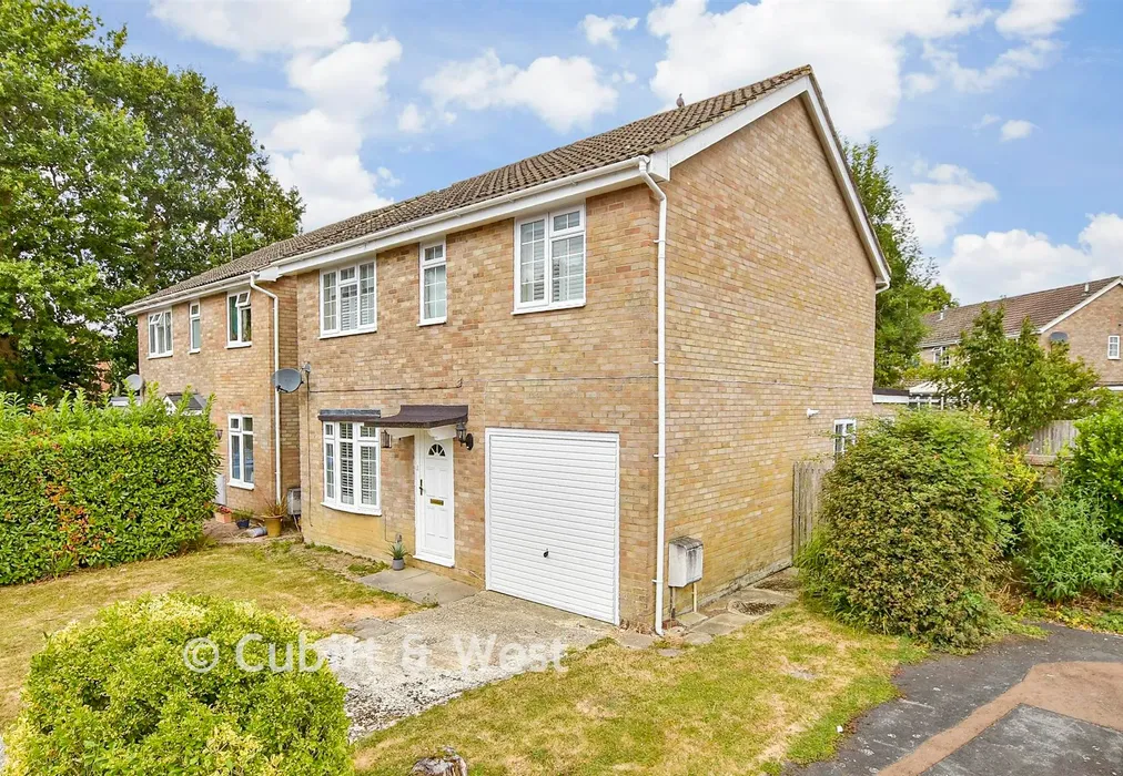 Hlrf9 - External (Web) - The Fieldings, Southwater, West Sussex - Wards of Kent