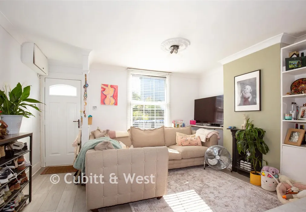 Lounge - Mill Road, Burgess Hill, West Sussex - Wards of Kent